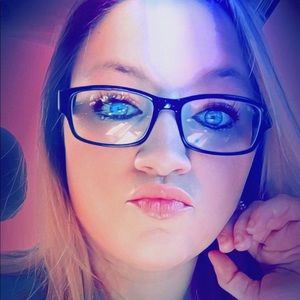 Meet your Posher, Tabitha